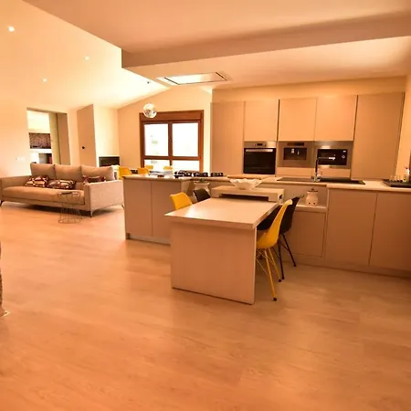 Casa A Pedra Feriehus *